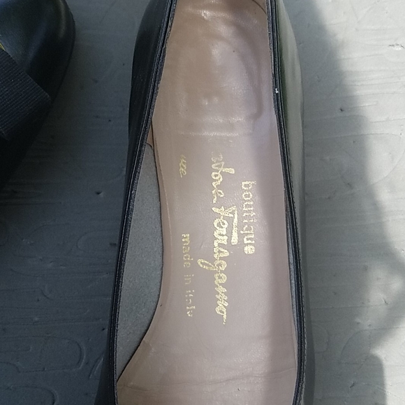 Ferragamo low pumps size 6 1/2 - Picture 3 of 4